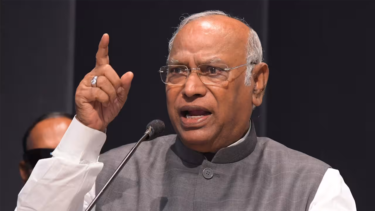 Mallikarjun Kharge | దేశంలో అప్రకటిత ఎమర్జెన్సీ.. సీజేఐని చేతులు జోడించి విజ్ఞప్తి చేస్తా