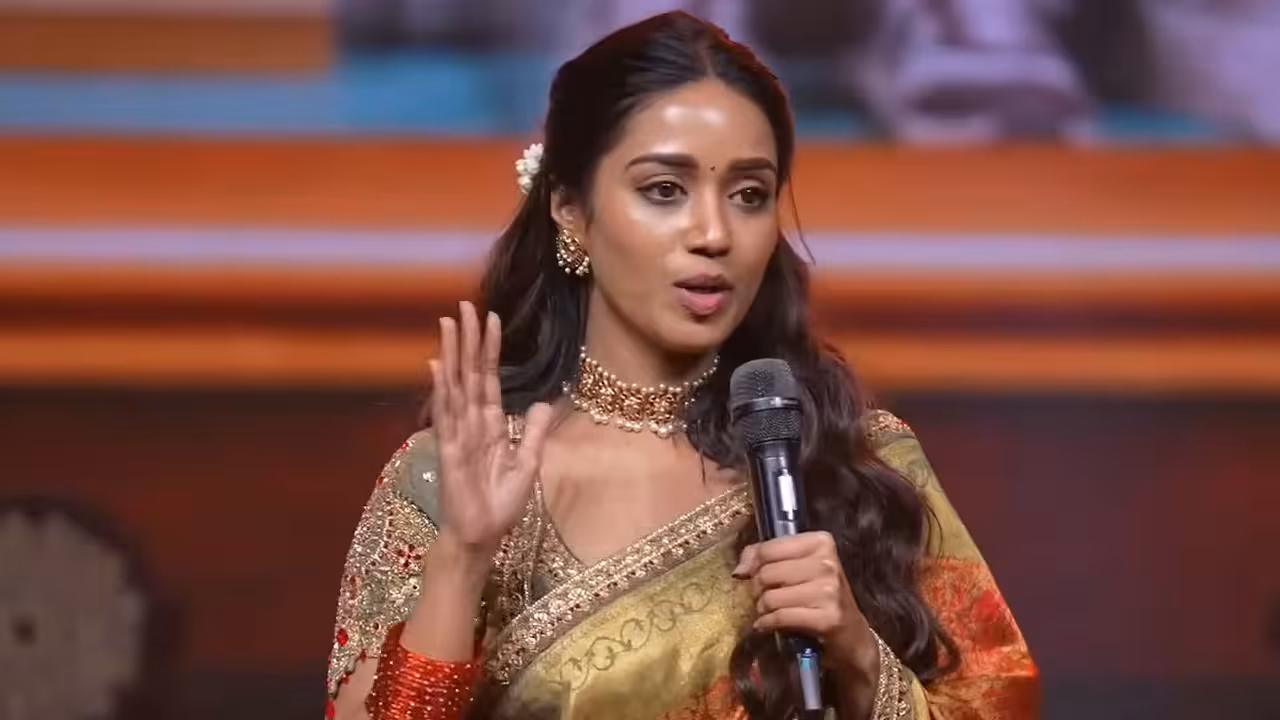 Nivetha Pethuraj | ‘ఆదర్శ కుటుంబం’ ఈవెంట్లో నివేత వ్యాఖ్యలు.. నెట్టింట భారీగా ట్రోలింగ్