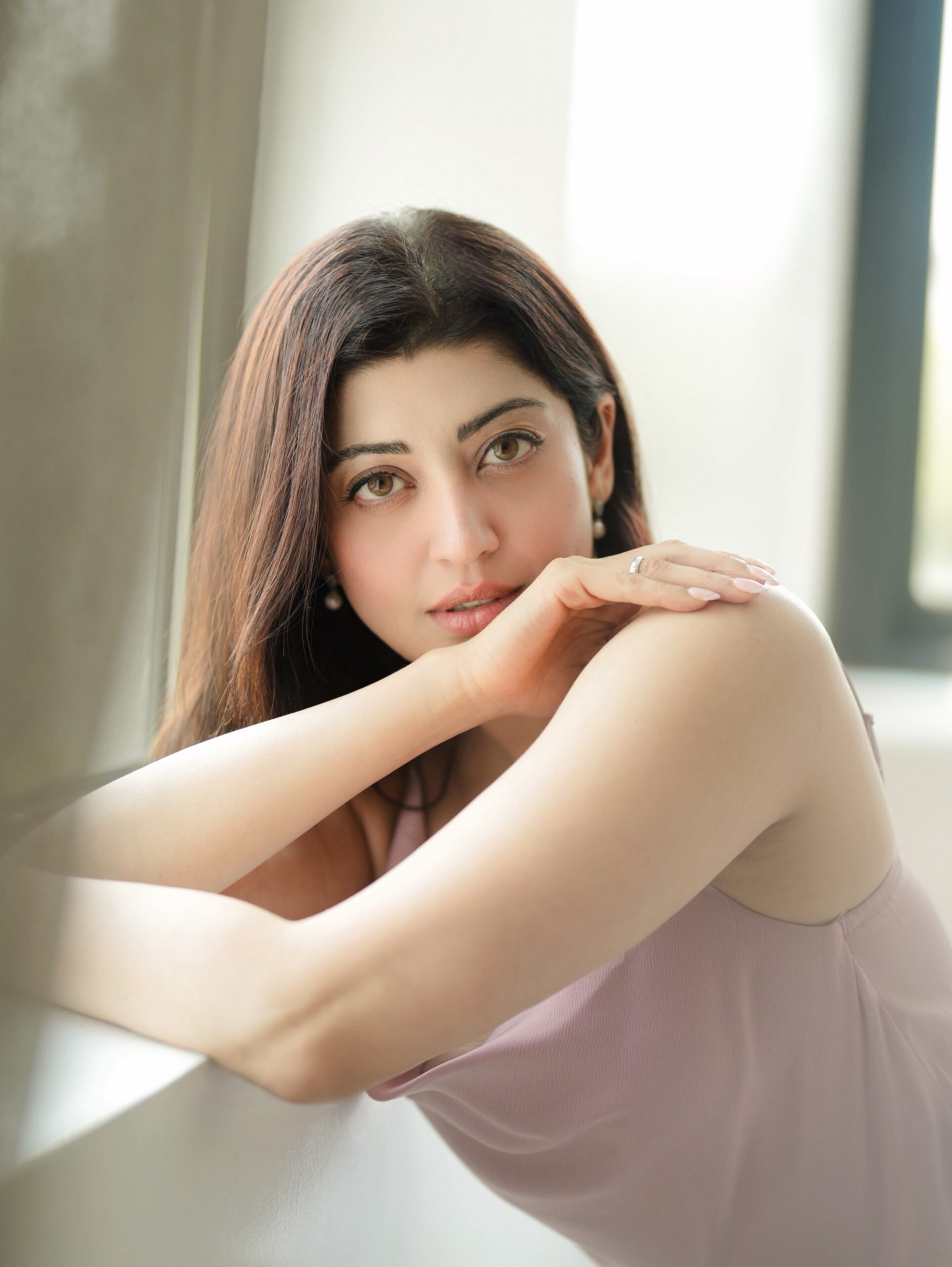 Pranitha Subhash | తల్లయిన తగ్గని గ్లామర్ – బాపు బొమ్మ ప్రణీత లేటెస్ట్ ఫొటోలపై ఓ లుక్కేయండి! - Image 2
