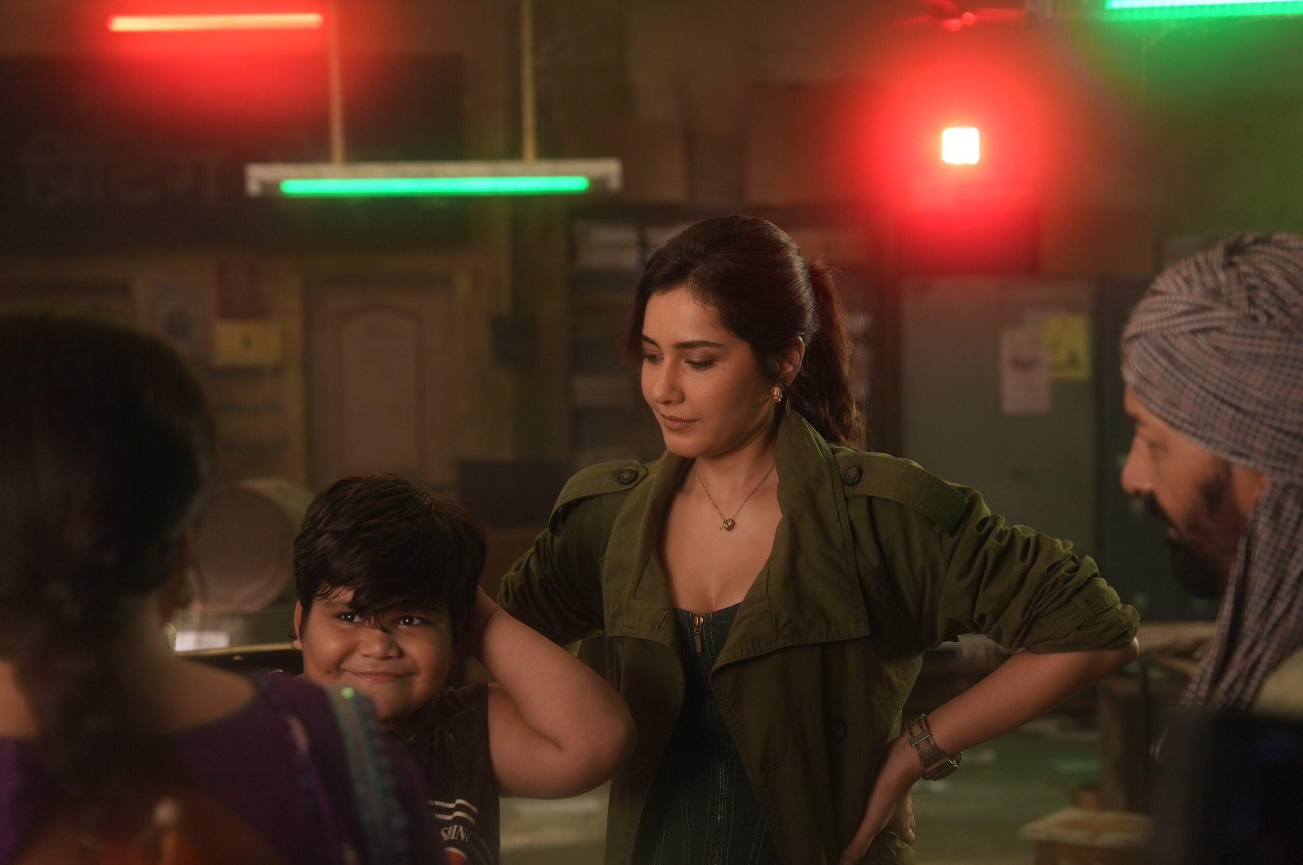 Raashi Khanna | సంక్రాంతికి వస్తున్నాం హిందీ రీమేక్ సెట్స్లో రాఖీఖన్నా – ఫొటోలపై ఓ లుక్కేయండి! - Image 4