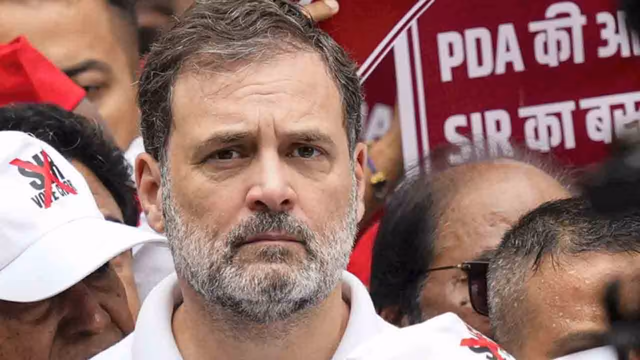 Rahul Gandhi | ఫారమ్-6లో మార్పులు చేయమని టీసీఎస్ను ఎవరు ఆదేశించారు..? ఎన్నికల సంఘాన్ని ప్రశ్నించిన రాహుల్
