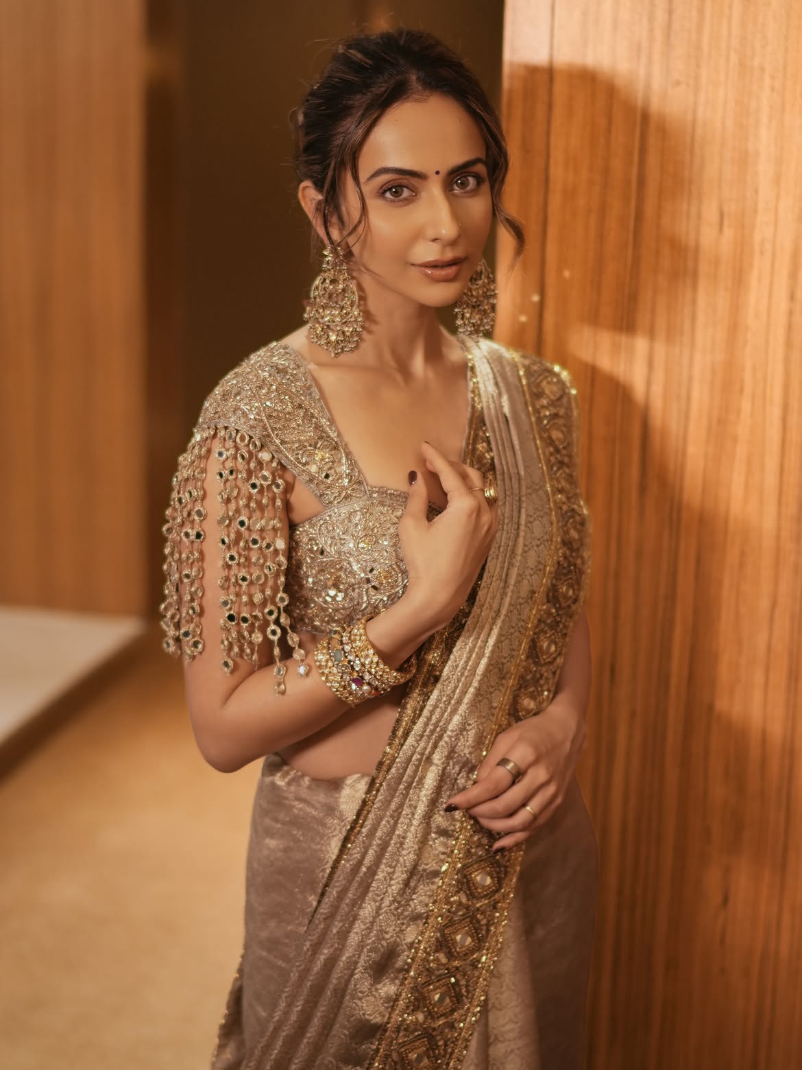 Rakul Preet Singh | రామాయణ ట్రైలర్ లాంఛ్ ఈవెంట్లో రకుల్ ధరించిన చీర ఖరీదు ఎంతో తెలుసా? - Image 10