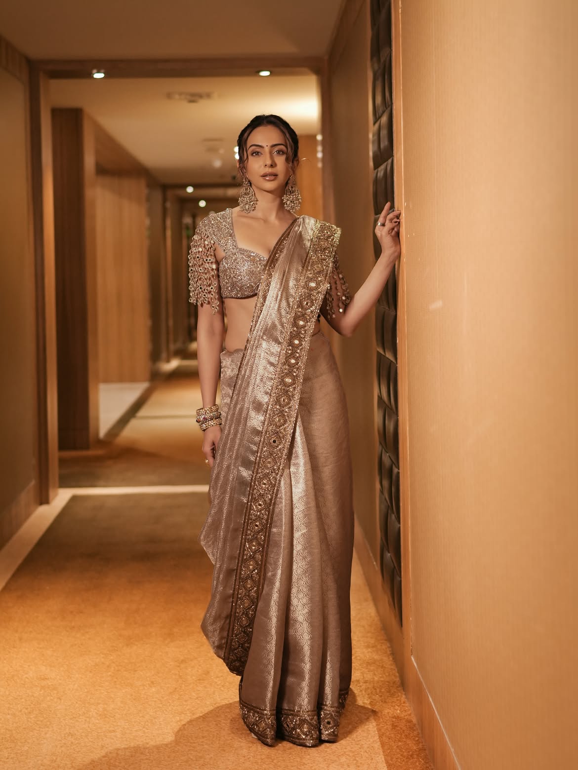Rakul Preet Singh | రామాయణ ట్రైలర్ లాంఛ్ ఈవెంట్లో రకుల్ ధరించిన చీర ఖరీదు ఎంతో తెలుసా? - Image 6