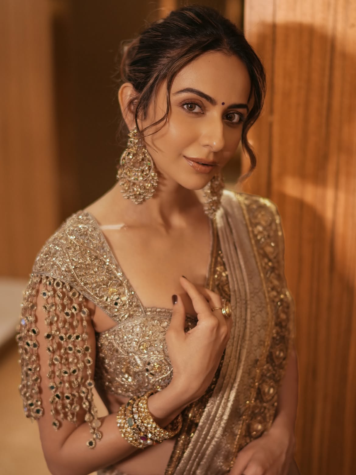 Rakul Preet Singh | రామాయణ ట్రైలర్ లాంఛ్ ఈవెంట్లో రకుల్ ధరించిన చీర ఖరీదు ఎంతో తెలుసా? - Image 5