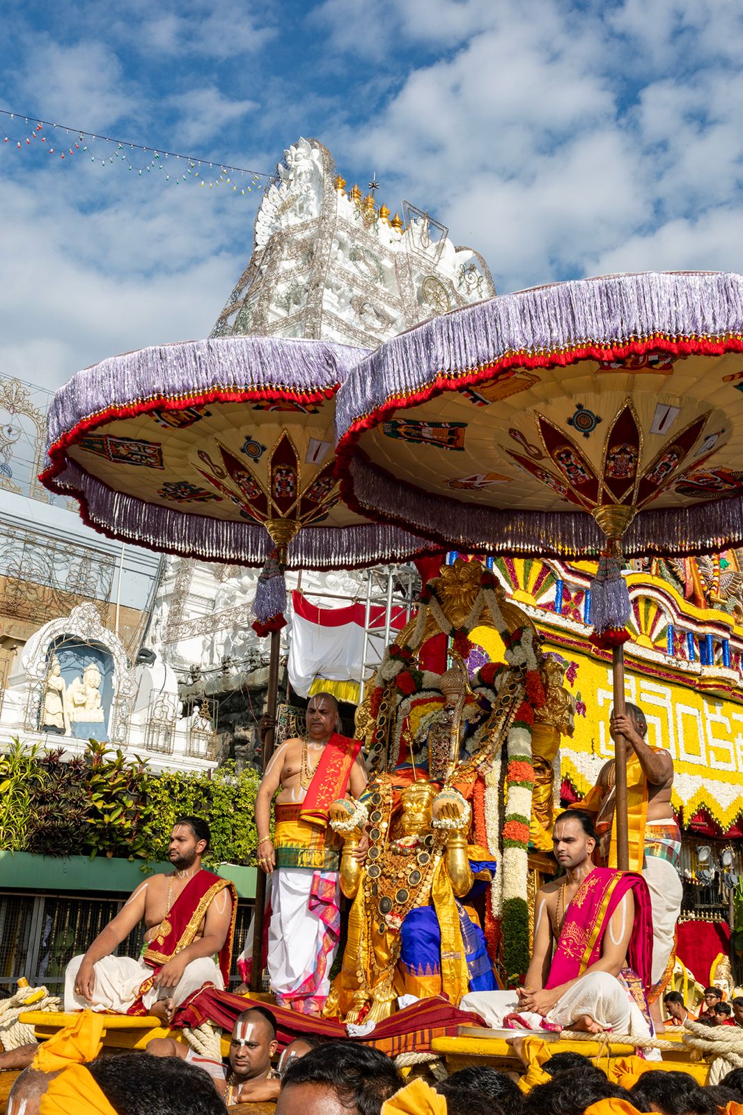 Navratri Brahmotsavam | హనుమంత వాహనంపై కోదండ రాముడు.. పుష్పక విమానంపై గోవర్ధనగిరిధారి - Image 23