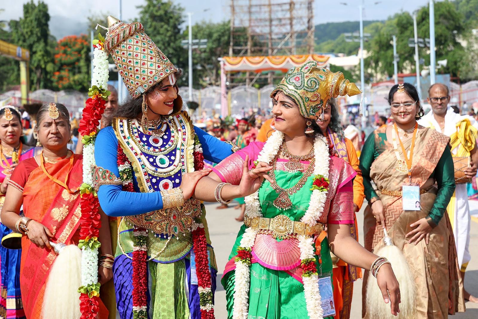 Navratri Brahmotsavam | హనుమంత వాహనంపై కోదండ రాముడు.. పుష్పక విమానంపై గోవర్ధనగిరిధారి - Image 45
