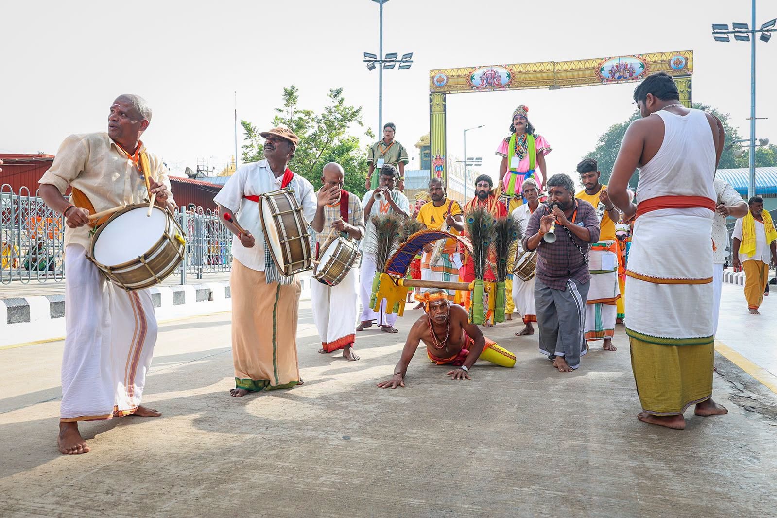 Navratri Brahmotsavam | హనుమంత వాహనంపై కోదండ రాముడు.. పుష్పక విమానంపై గోవర్ధనగిరిధారి - Image 34
