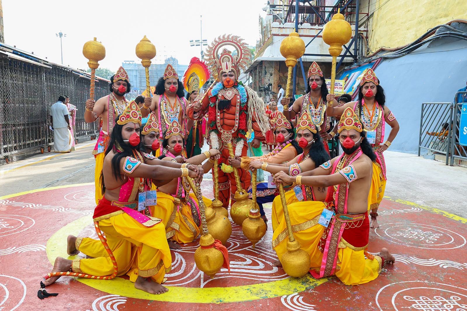 Navratri Brahmotsavam | హనుమంత వాహనంపై కోదండ రాముడు.. పుష్పక విమానంపై గోవర్ధనగిరిధారి - Image 31