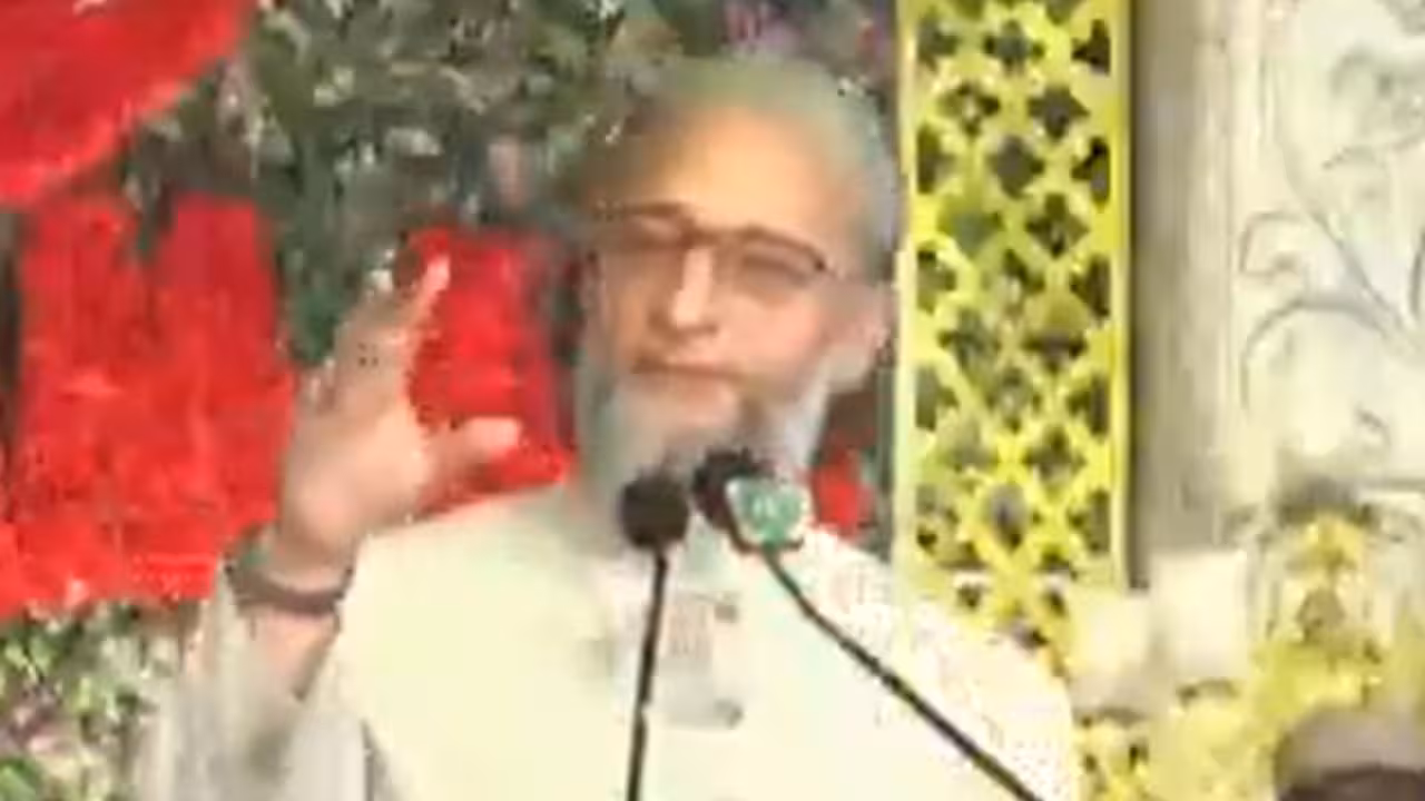 Asaduddin Owaisi | ఆ సూపరింటెండెంట్ లంచాలు తీసుకొని రౌడీషీటర్లను వదులుతున్నరు