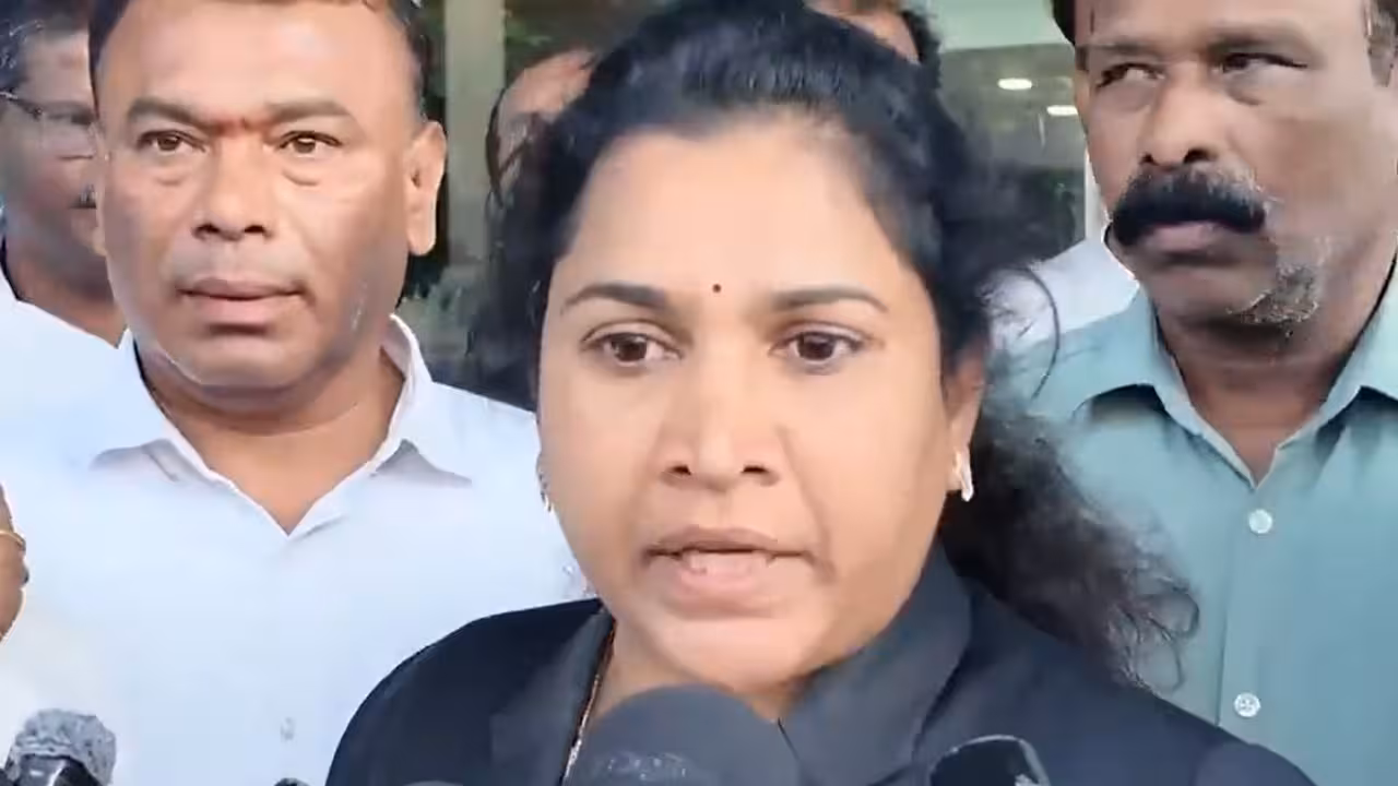 Aishwarya Death Case | మెడికవర్ ఆసుపత్రిని తగలబెడ్తం.. అది మూత పడాల్సిందే