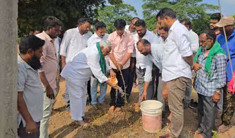 Jeevan Reddy | ప్రతి ఆలయంలో జమ్మి మొక్క నాటుదాం.. మాజీ మంత్రి జీవన్రెడ్డి పిలుపు