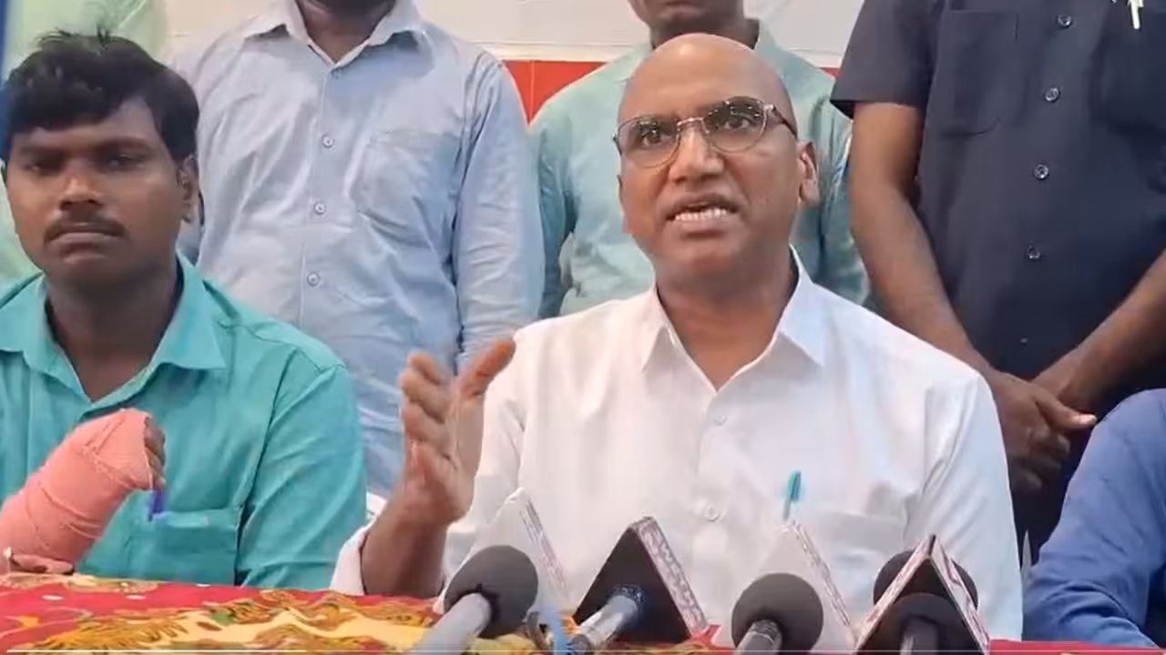 RS Praveen Kumar | పోలీసుల జోక్యం మీద రాస్తే జర్నలిస్టులపై థర్డ్ డిగ్రీ ప్రయోగిస్తరా?