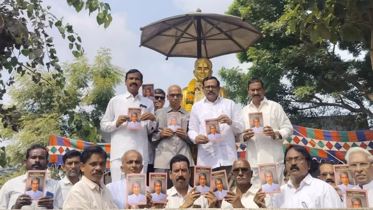 Juloori Gouri Shankar | కేఎల్ కృషిని ఉపవాచకాలుగా పాఠ్యపుస్తకాల్లో చేర్చాలి