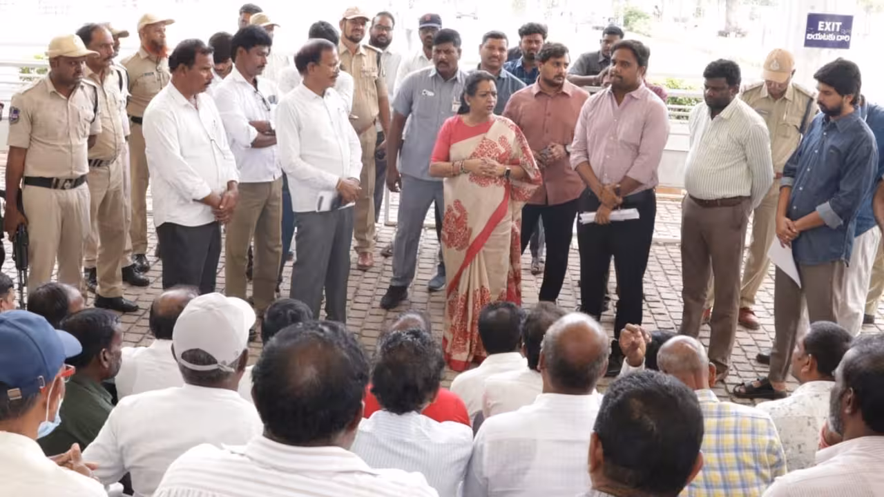 Gadwal Vijaya Lakshmi | ప్రభుత్వంతో మాట్లాడి మీ ఉద్యోగాలు మీకు ఇప్పిస్తం