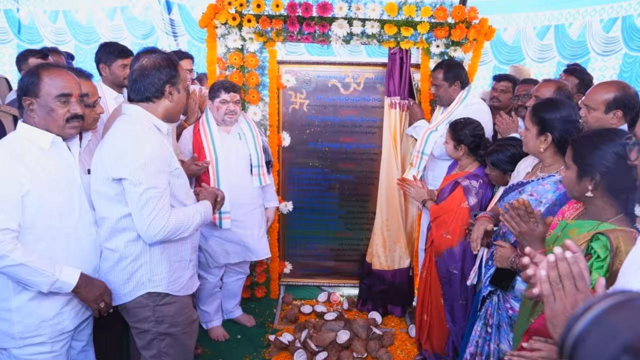 Ponnam Prabhakar | రూ.2.57 కోట్లతో ధర్మపురి బస్ స్టేషన్ ఆధునీకరణ