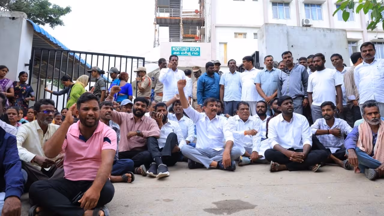 Kotta Prabhakar Reddy | లాస్య మృతిలో వాస్తవాలు తేల్చాలి.. 20 లక్షల పరిహారం ఇవ్వాలి: ఎమ్మెల్యే కొత్త ప్రభాకర్రెడ్డి డిమాండ్