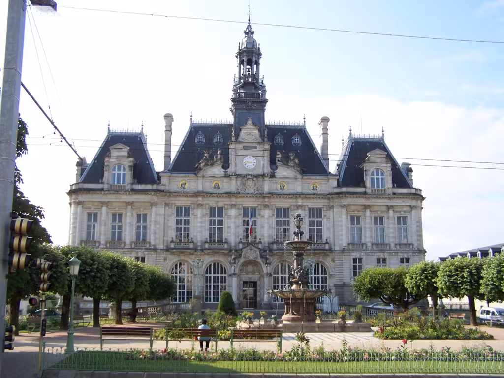 France in Flames 143-Year-Old Limoges Town Hall Torched Luxury Stores Looted as 8 Lakh Protest