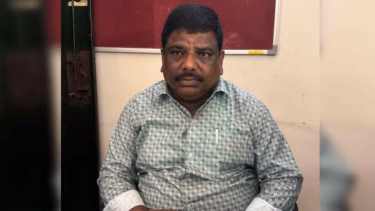 ACB Raids | ఏసీబీకి చిక్కిన సీనియర్ అకౌంటెంట్