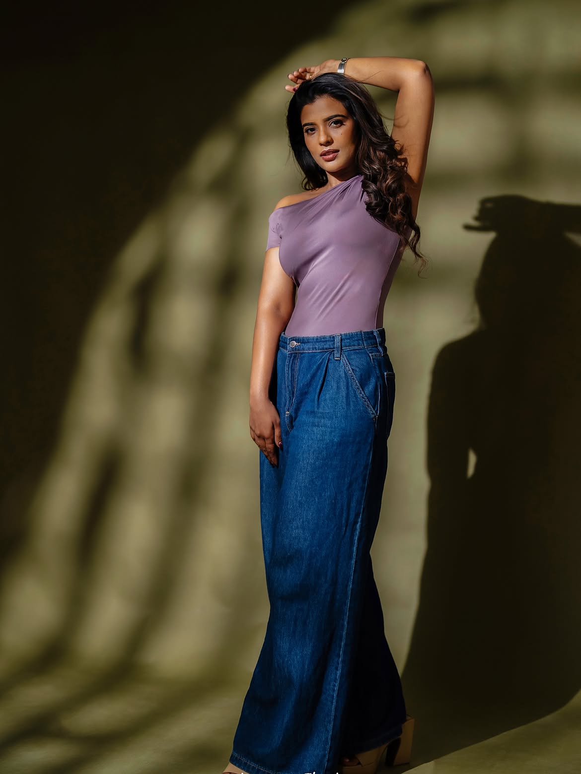 Aishwarya Rajesh | గ్లామర్ రూటులో ఐశ్వర్య రాజేష్ – హాట్ ఫొటోలతో షేక్ - Image 5