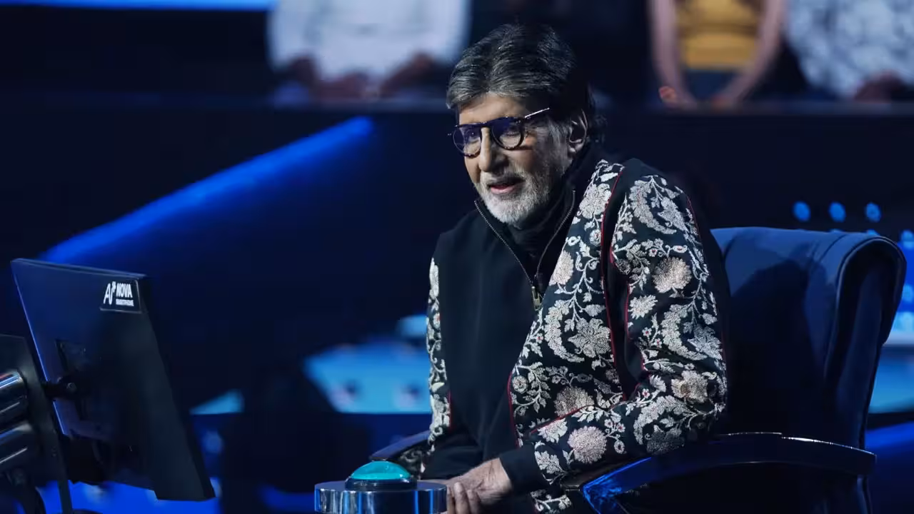 Amitabh Bachchan | షూటింగ్లో జారిపడ్డ అమితాబ్ బచ్చన్.. మోకాలికి గాయం
