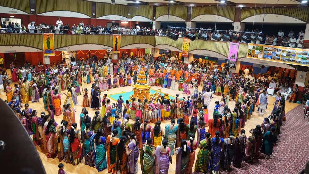 Bathukamma | అబుదాబిలో అంబరాన్నంటిన బతుకమ్మ సంబరాలు