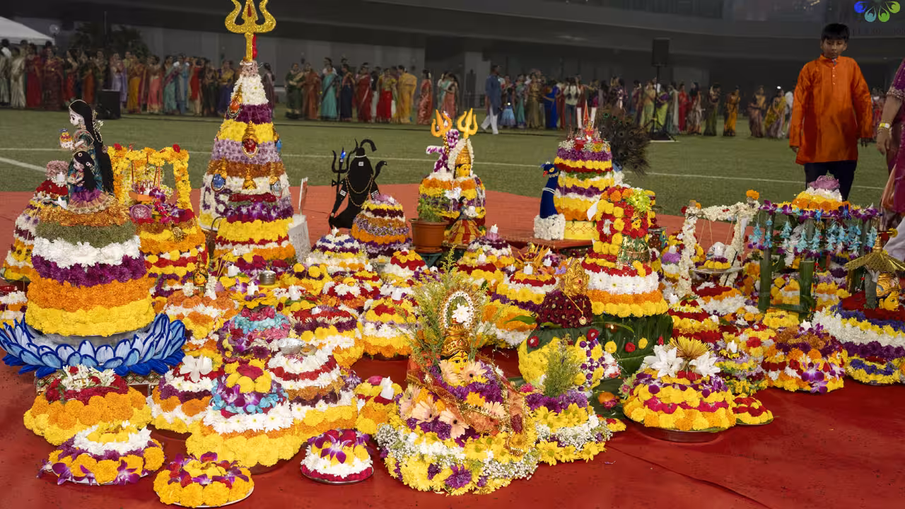 Bathukamma Celebrations | సింగపూర్లో వైభవంగా బతుకమ్మ వేడుకలు.. టీసీఎస్ఎస్ బృందానికి హరీశ్ రావు అభినందన
