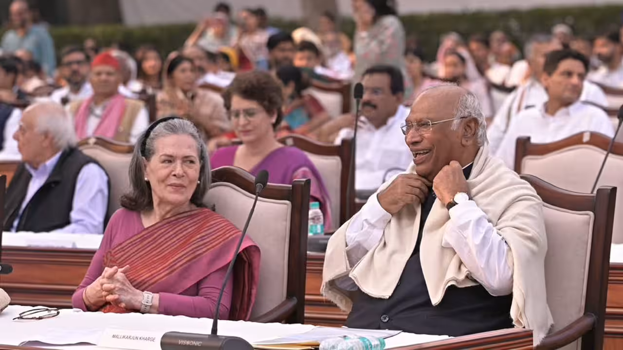INDIA Bloc Public Impeachment | సీఈసీపై ఇండియా కూటమి ‘ప్రజా అభిశంసన’: 13.2 కోట్ల ఓట్ల తొలగింపు సహా 6 తీవ్ర ఆరోపణలు చేసిన ఖర్గే!