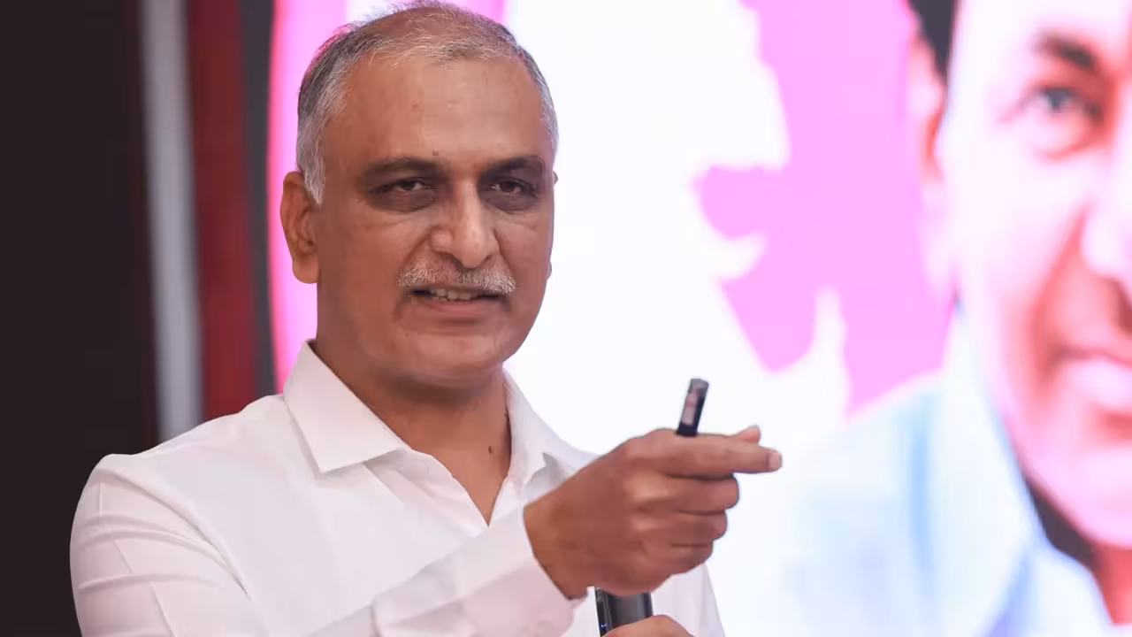 Harish Rao | నాడు సిగాచి.. నేడు సరాక.. కార్మికుల ప్రాణాలను బలితీసుకుంటున్న కాంగ్రెస్ ప్రభుత్వ నిర్లక్ష్యం: హరీశ్ రావు