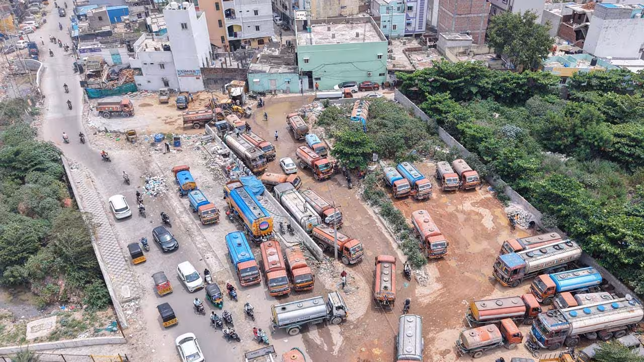 HYDRAA | అక్రమ బోర్లపై ‘హైడ్రా’ కొరడా.. స్టింగ్ ఆపరేషన్ ద్వారా నీటి వ్యాపారం బట్టబయలు
