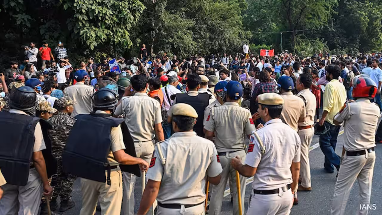 Jantar Mantar Protest Site Ban | జంతర్ మంతర్పై నిషేధం.. కేంద్రానికి సుప్రీంకోర్టు హెచ్చరిక