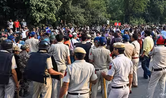 Jantar Mantar Protest Site Ban | జంతర్ మంతర్పై నిషేధం.. కేంద్రానికి సుప్రీంకోర్టు హెచ్చరిక