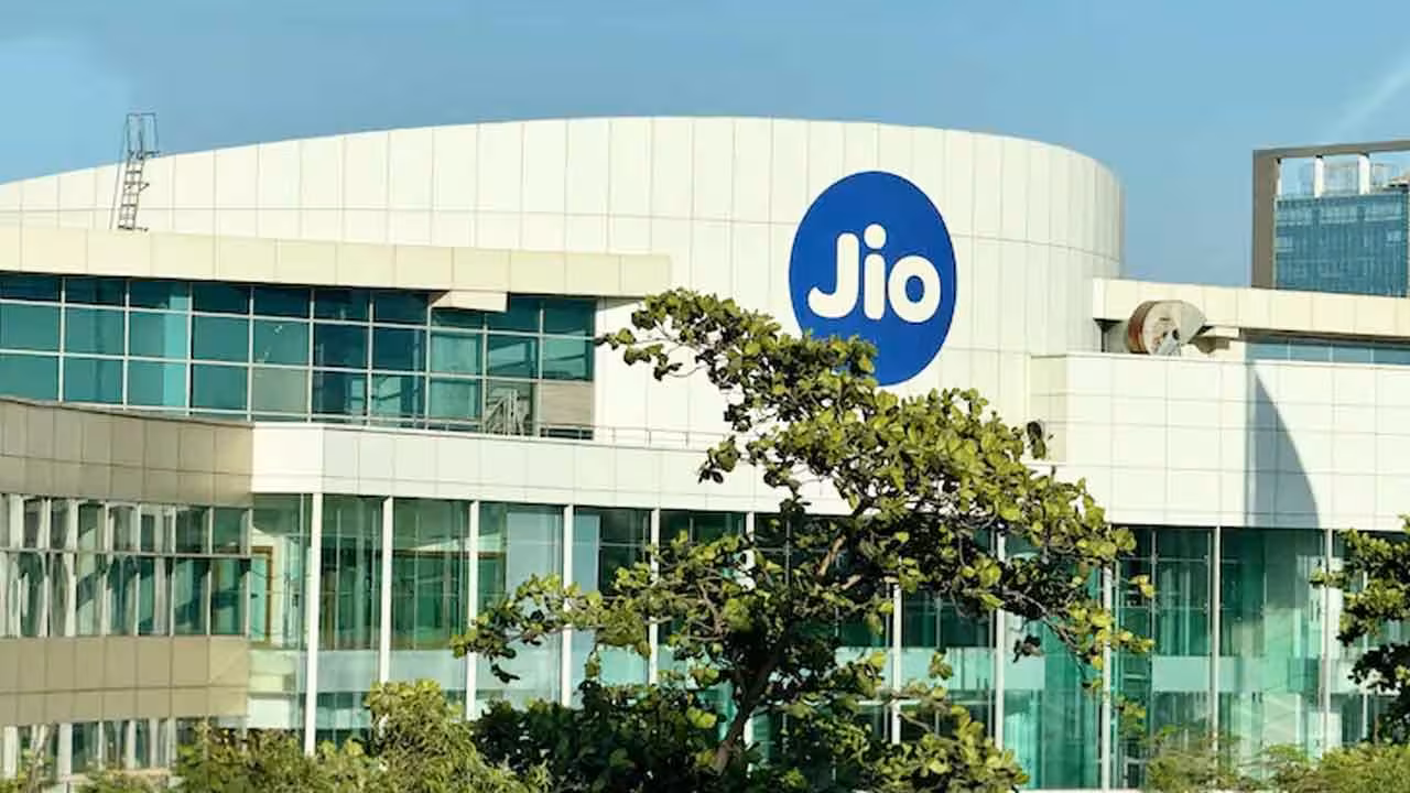 Jio Platforms | జియో ప్లాట్ఫామ్స్ షేర్ల ర్యాలీ.. రెండు రోజుల్లో 33 శాతం లాభాలు..