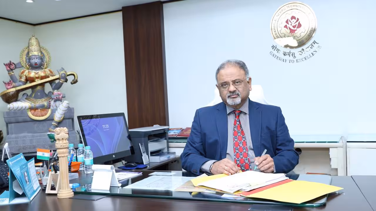 JNTUH VC | మహిళా అధ్యాపకుల పట్ల అసభ్య ప్రవర్తన.. జేఎన్టీయూ వీసీపై పోలీసులకు ఫిర్యాదు