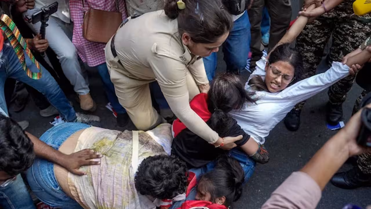 Supreme Court Women Journalists Plea | రీల్స్ చేసేవారెవరో, జర్నలిస్ట్ ఎవరో ఎలా తెలుస్తుంది?