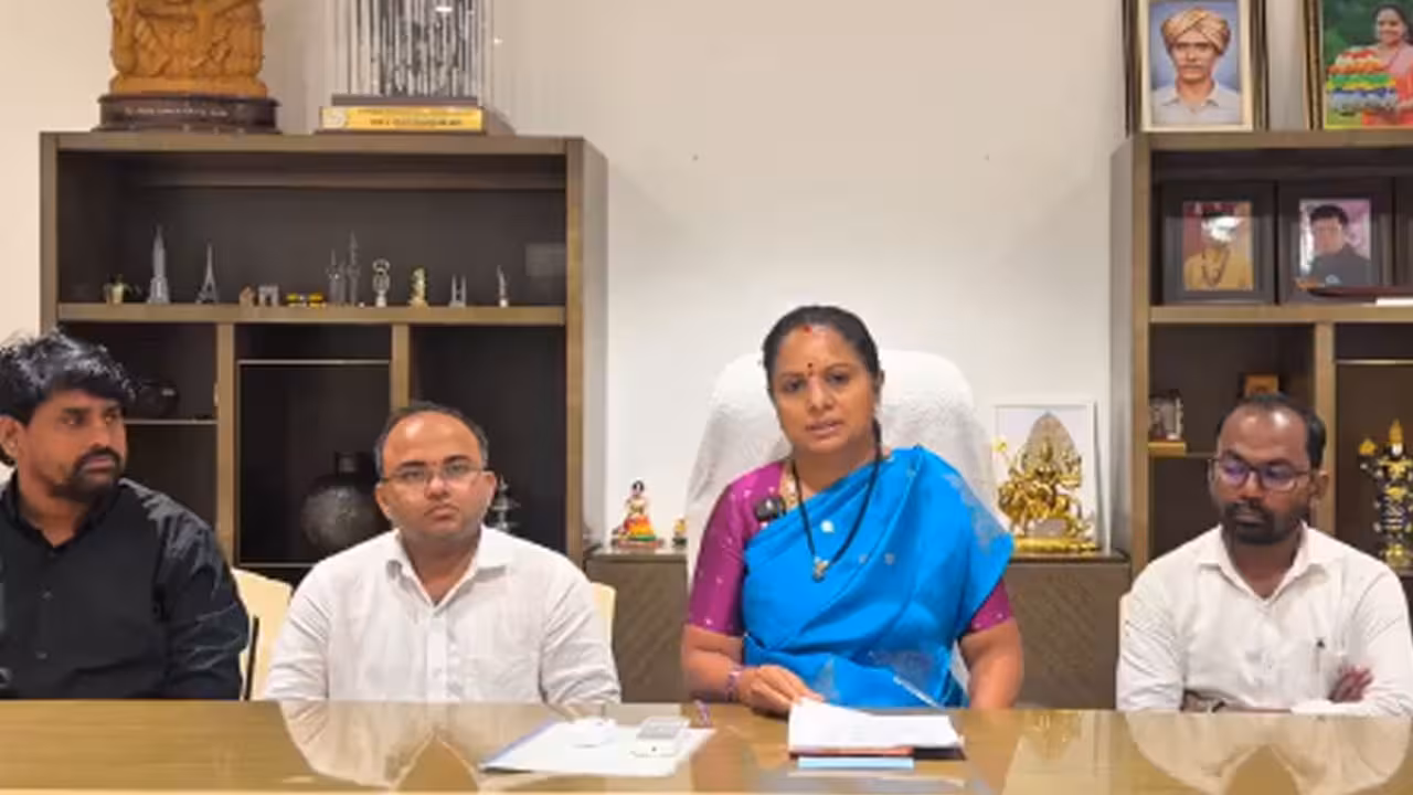 Kavitha | ఒక వైపు ధరలు పెరుగుతుంటే.. ఎన్హెచ్ఎం ఉద్యోగుల జీతాలు తగ్గిస్తారా?.. రేవంత్ సర్కార్పై కవిత ఆగ్రహం