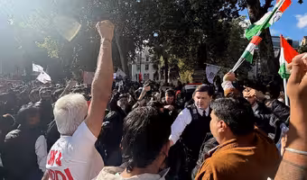 London Parliament Square Protest | లండన్లో హైడ్రామా: సీఈసీకి వ్యతిరేకంగా ధ్రువ్ రాఠీ స్పీచ్.. పోటీగా ‘మోదీ.. మోదీ’ నినాదాలు!