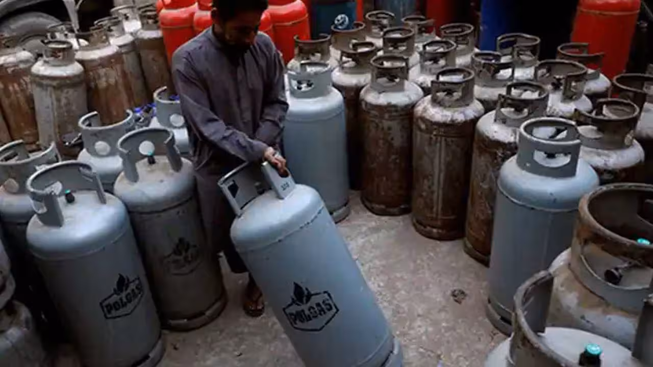 Pakistan | పాకిస్తాన్కు షాకిచ్చిన ఇరాన్