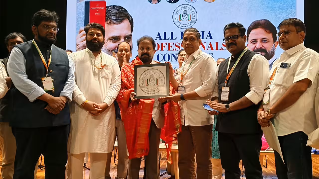 Madhu Yaskhi Goud | రాజ్యాంగ హక్కులను కాలరాస్తున్న మోదీ సర్కార్: మధుయాష్కి గౌడ్