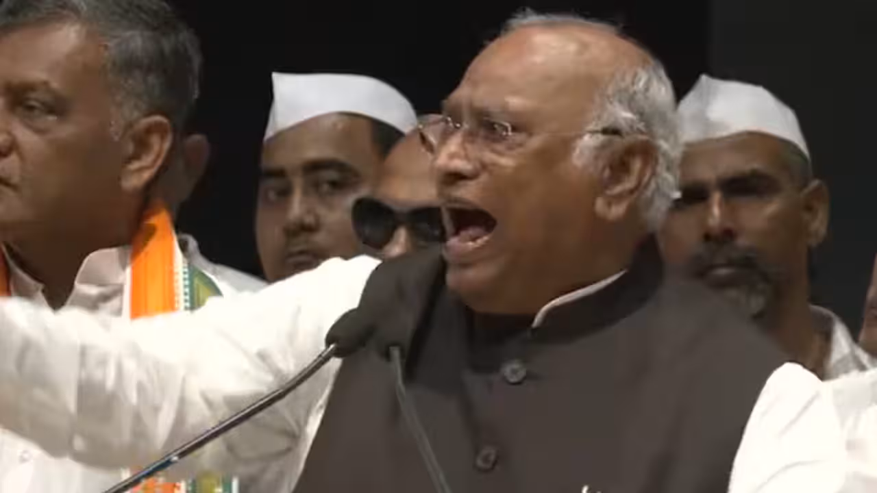 Modi Ka Baap Bhi Jayega Controversy | ‘మోదీ కా బాప్ భీ జాయేగా’: పాట్నా సభలో సహనం కోల్పోయిన మల్లికార్జున ఖర్గే