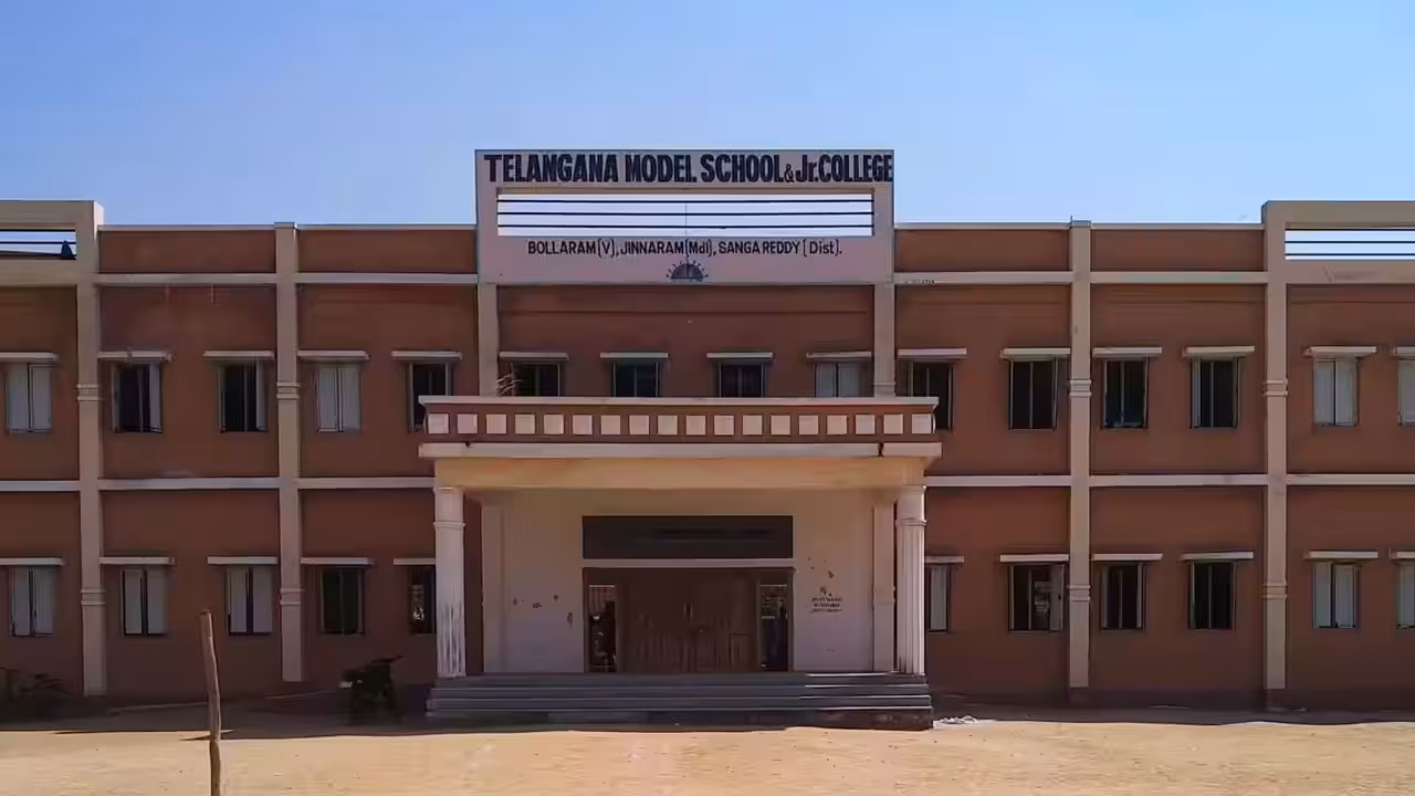 Model Schools | మోడల్ స్కూళ్లలో యోగా, ఆర్ట్, కంప్యూటర్ టీచర్లు.. 776 పోస్టుల భర్తీ