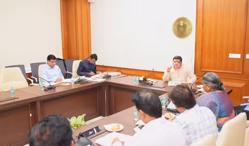 Telangana | డిసెంబ‌ర్ 9న 1.90 ల‌క్ష‌ల మంది మ‌హిళ‌ల‌కు కుట్టు మిష‌న్లు పంపిణీ
