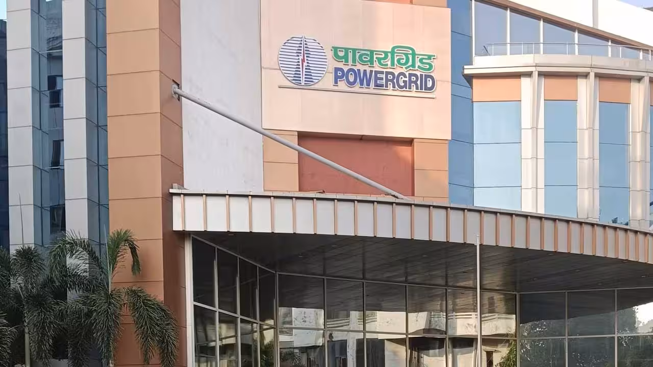 Power Grid Office | ఇదేం బుద్ధిరా నాయనా.. మహిళల వాష్రూమ్లో మొబైల్ ఫోన్తో అలా