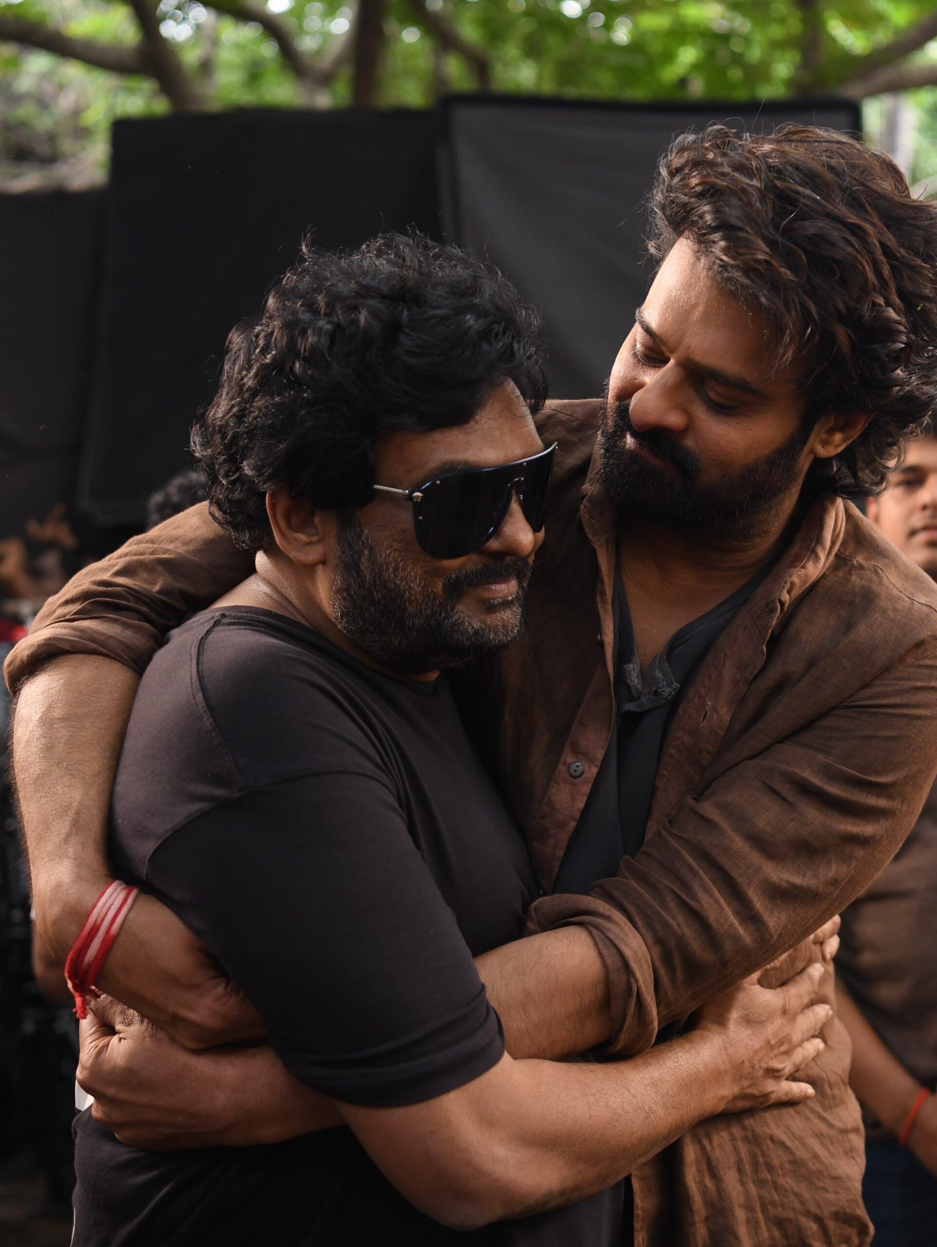 బుజ్జిగాడు సినిమా రోజుల నాటి జ్ఞాపకాలను ప్రభాస్ బర్త్డే సందర్భంగా గుర్తుచేస్తూ పూరి జగన్నాథ్ ఫొటోలు పోస్ట్ చేశారు.