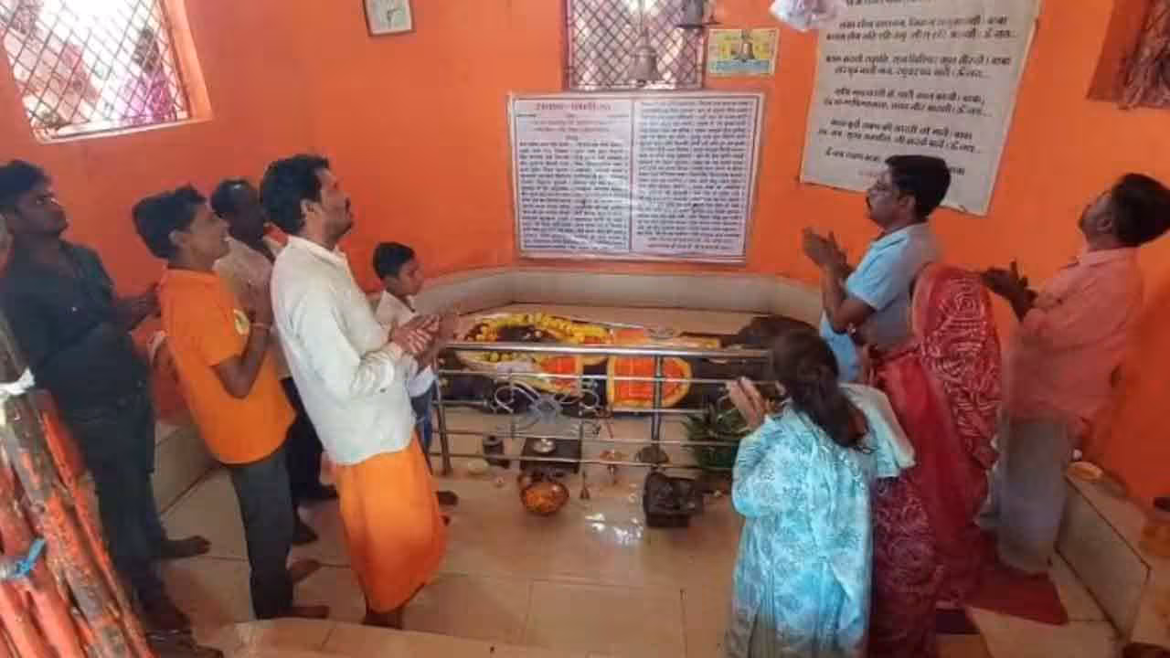 Ravan Baba | 400 ఏళ్లుగా.. ఆ గ్రామానికి రావణుడే దేవుడు..!