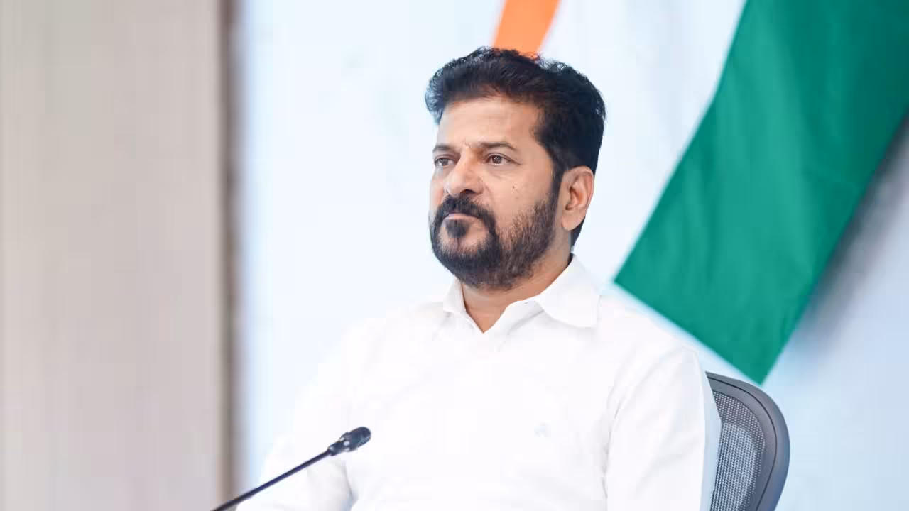 CM Revanth Reddy Delhi Tour | రేపు ఢిల్లీకి సీఎం రేవంత్ రెడ్డి: ‘ఇన్వెస్ట్ తెలంగాణ’ కర్టెన్ రైజర్ వేదికగా గ్లోబల్ ఇన్వెస్ట్మెంట్స్పై ఫోకస్!