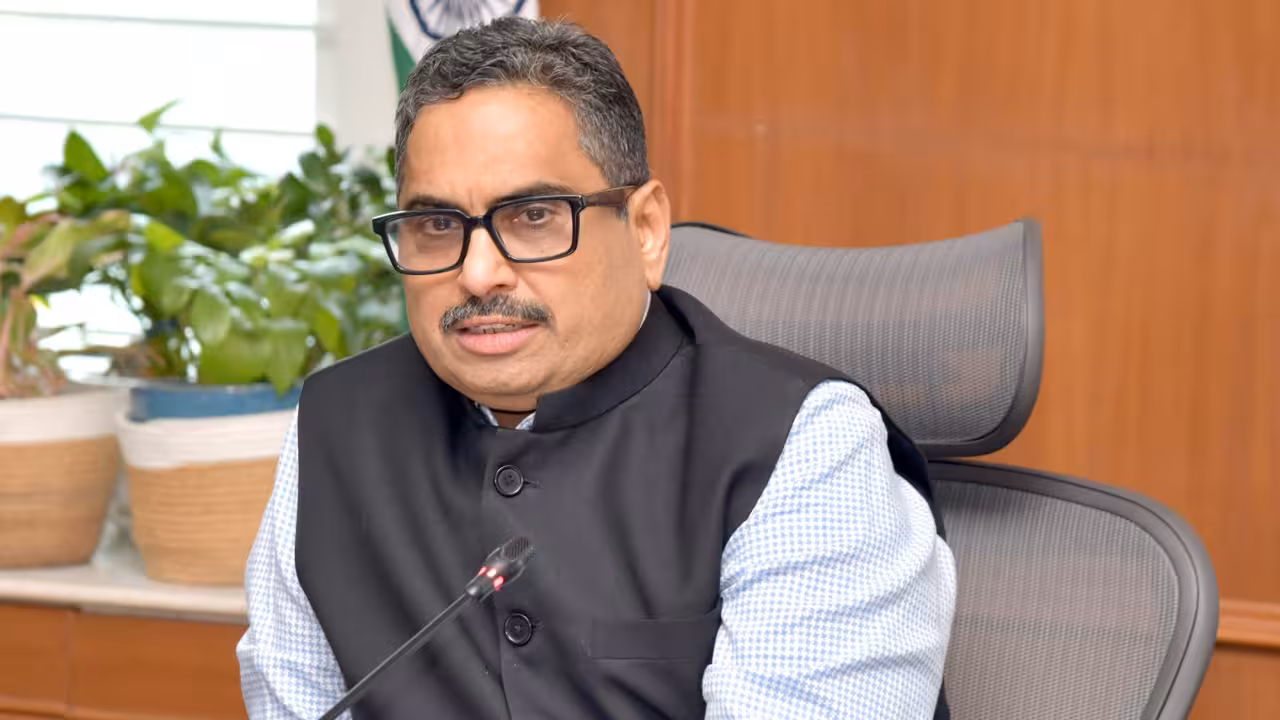Young India Integrated Schools | తెలంగాణలో లండన్, బర్మింగ్హామ్ లాంటి ఆరు అంతర్జాతీయ యూనివర్సిటీల క్యాంపస్లు