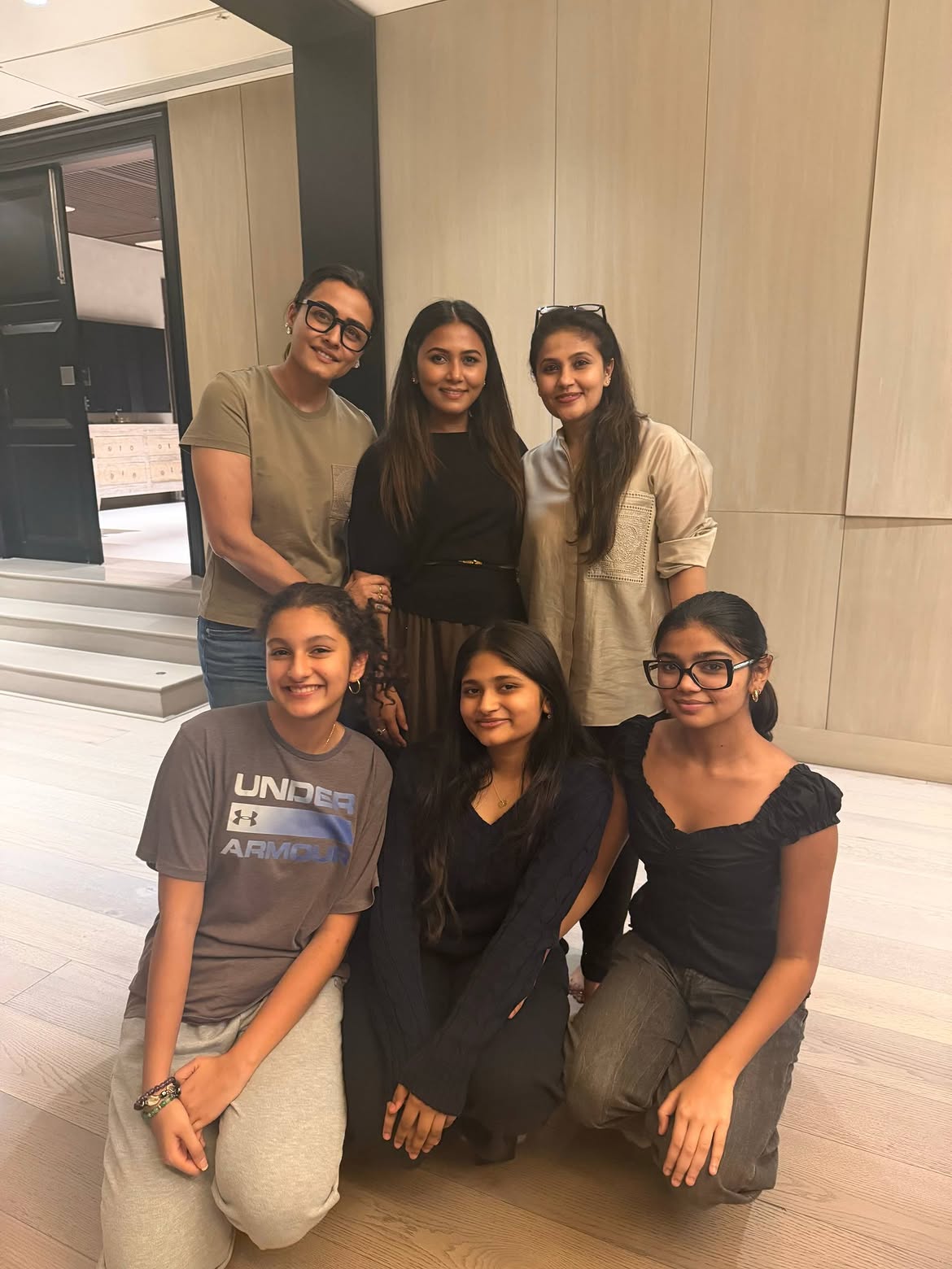 Namrata Shirodkar | నమ్రతా శిరోద్కర్తో సుకుమార్ సతీమణి – ఫొటోలు వైరల్ - Image 2