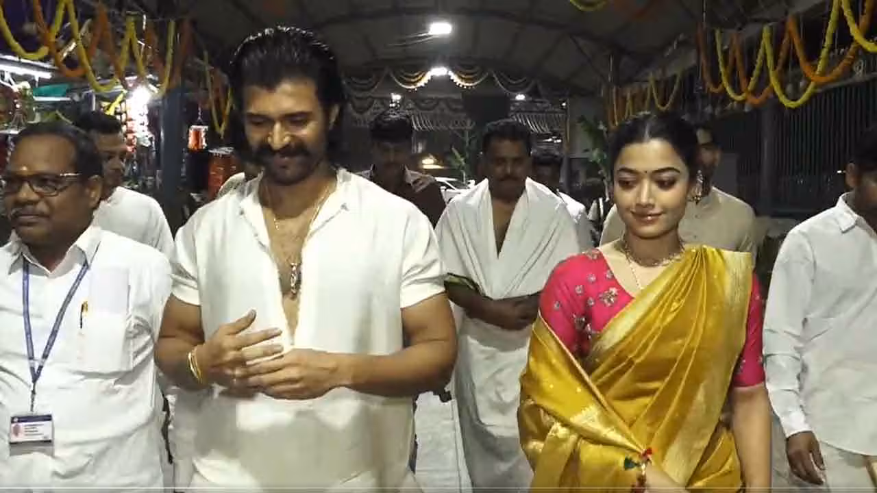 Vijay Devarakonda | తిరుమల శ్రీవారిని దర్శించుకున్న విజయ్, రష్మిక దంపతులు